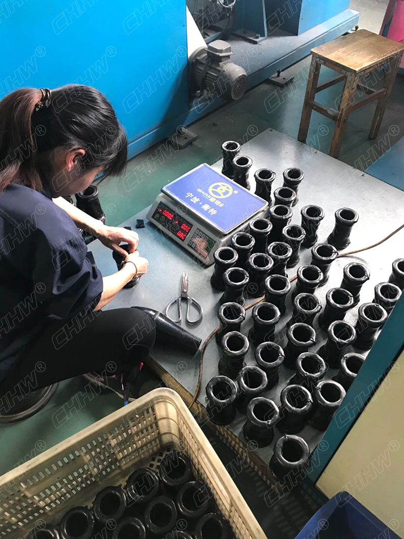 華威<a href=http://m.cslianhua.com/xjjt/ target=_blank class=infotextkey>橡膠接頭</a>產(chǎn)胚圖